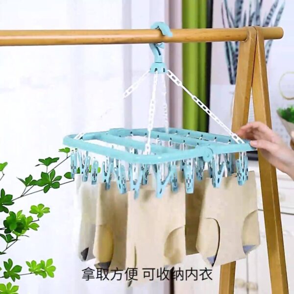 Foldable plastic hanger (32 clips) - Image 4