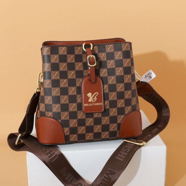 Lv Bucket bag - Image 5