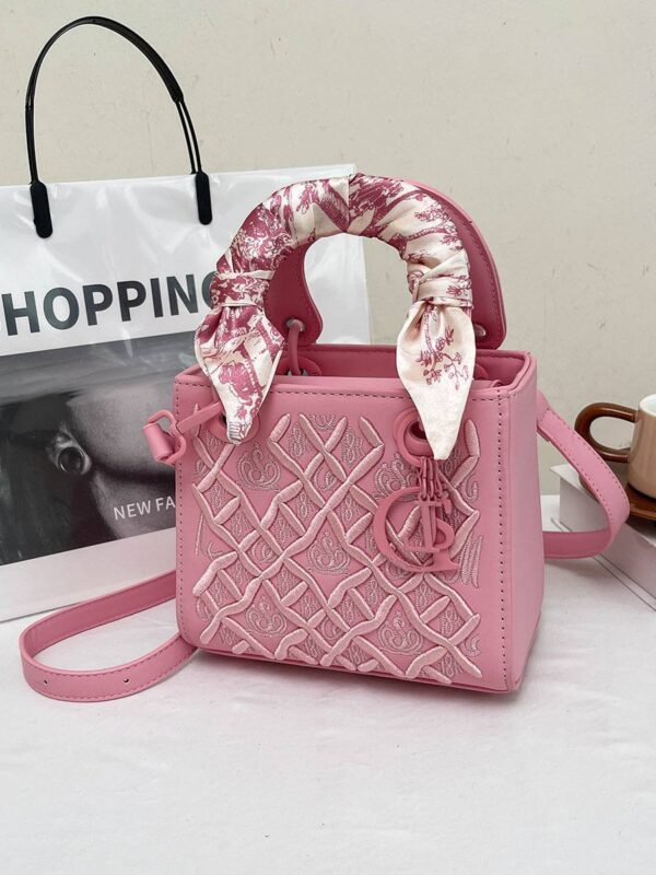 Dior stylish bag - Image 3